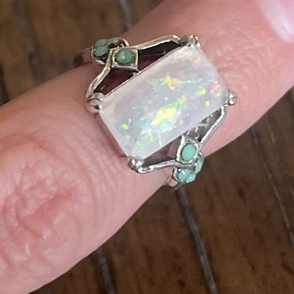 NWT White Opal Vintage Designed Ring - Picture 2 of 3